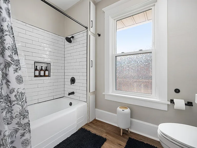204 W Armstrong Ave #UP — Photo 14