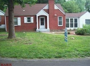 7 Spring Dr, Florissant, MO 63031