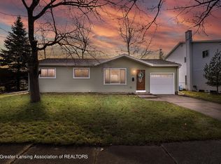 2715 Glenbrook Dr, Lansing, MI
