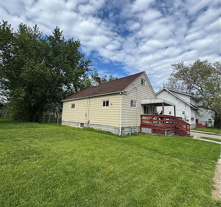 2nd image of 1014 W 18th St