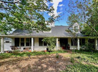 22 Orchard Ln, Saint Louis, MO