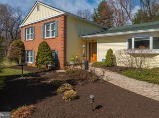 9802 Peppermill Pl, Vienna, VA 22182