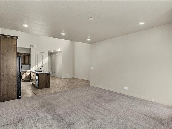 3rd image of 794 N Via Modelo Cir