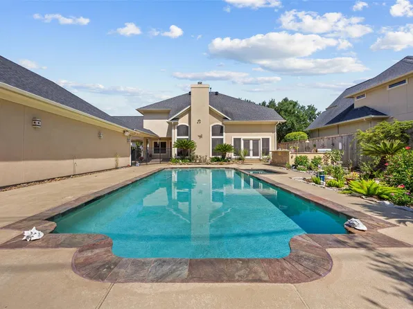 6 Epernay Pl, Houston, TX 77040