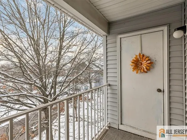 309 Stratford Pl, Bound Brook, NJ 08805