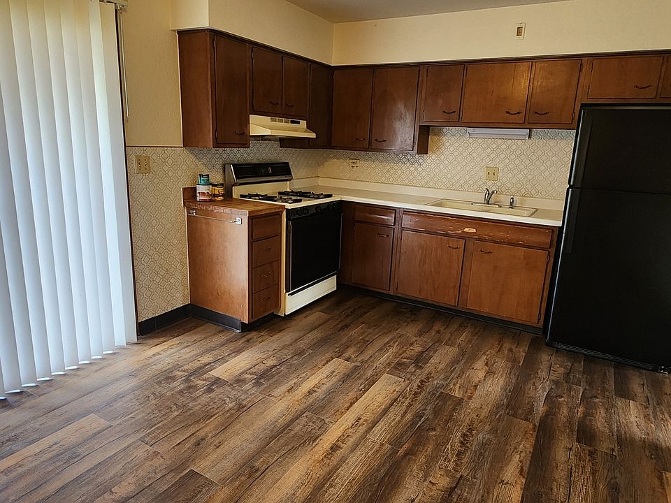 1st image of 92 Pauline Dr APT 2
