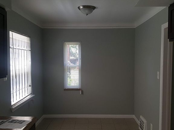 Dine-in kitchen area