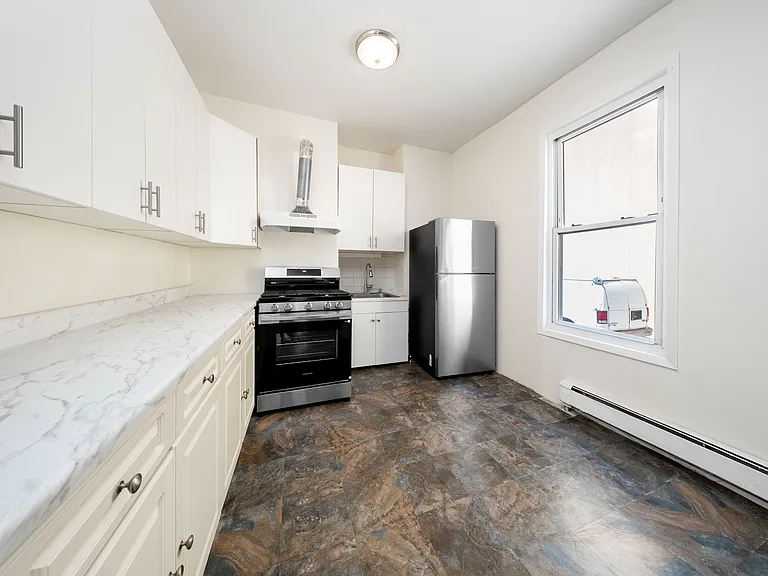 33-34 9th St #1 — Photo 2