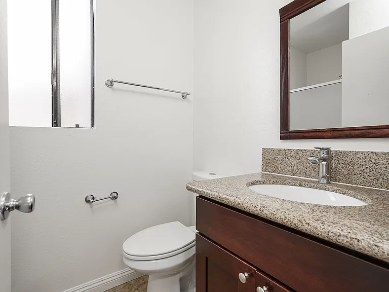 321 N Cedar St — Photo 16
