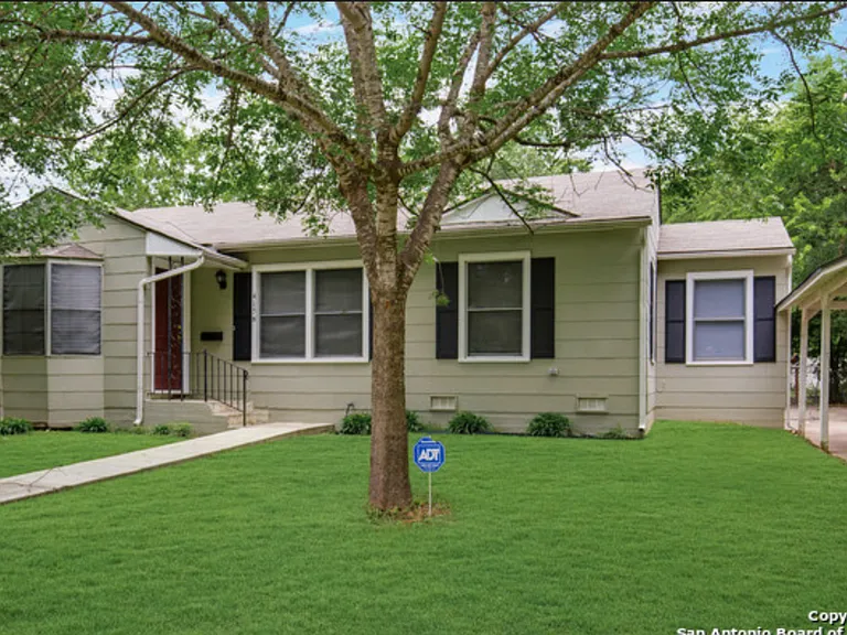 415 N Meadowlane Dr — Photo 2
