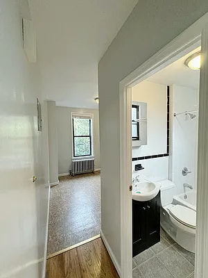 Rented by Pear NYC LLC | media 25