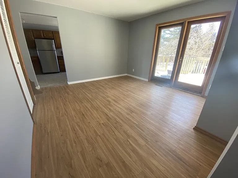 360 Ontario St #B — Photo 6
