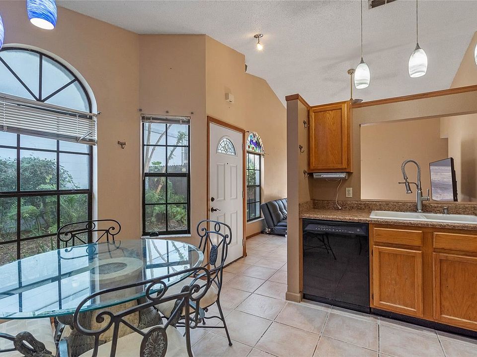 1st image of 1218R Indian Bluff Dr