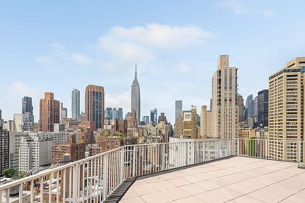 Sold by Compass | media 9