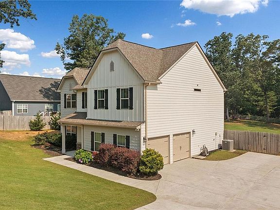 4th image of 13 Four Feathers Ln