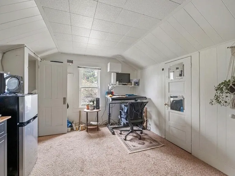 1143 Walnut St #1 — Photo 9