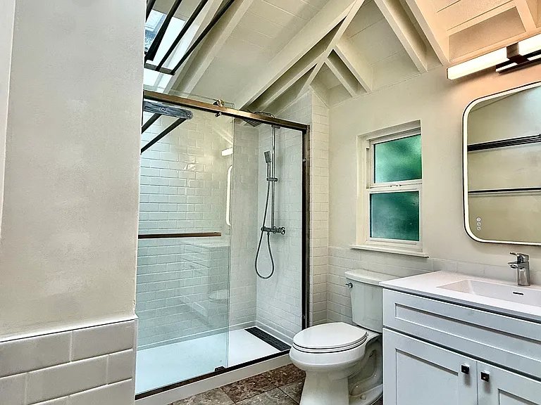 7765 Claremont Ave — Photo 23