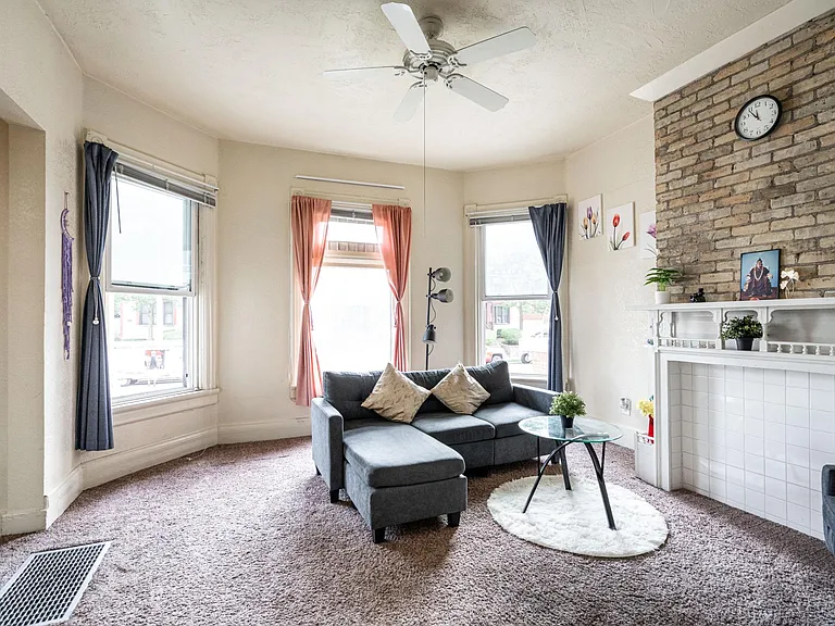 1627 N Farwell Ave #A — Photo 6