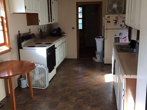 3rd image of 315 Hurley St E