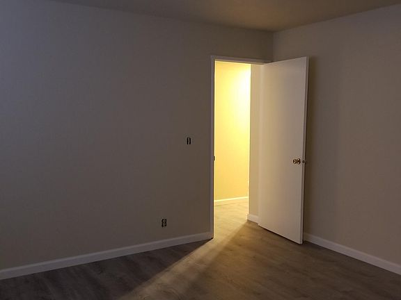 4th image of 2609 Skylark Dr