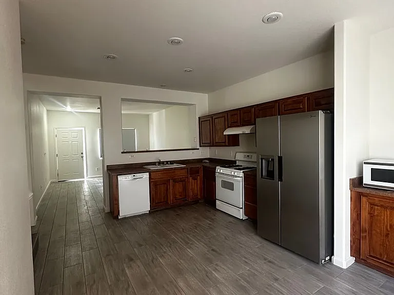 6186 Pacific Dogwood Ave — Photo 8