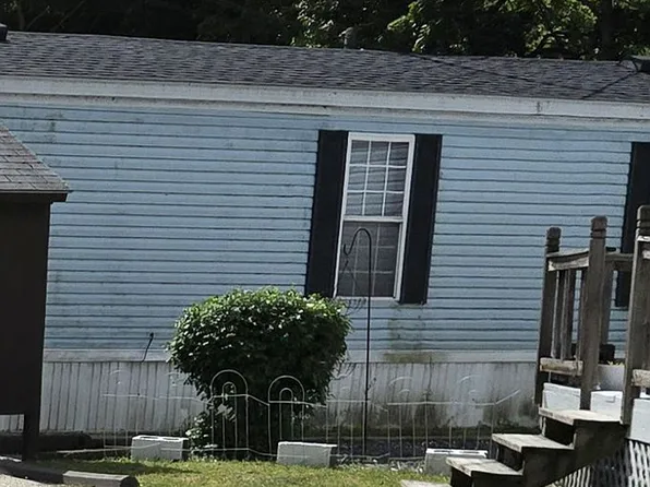 443 Dyer Ave Trailer 10, Cranston, RI 02920