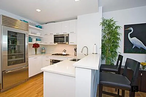 Rented by R New York | media 24