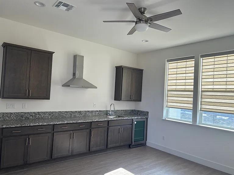 2766 Envoy Ct — Photo 2