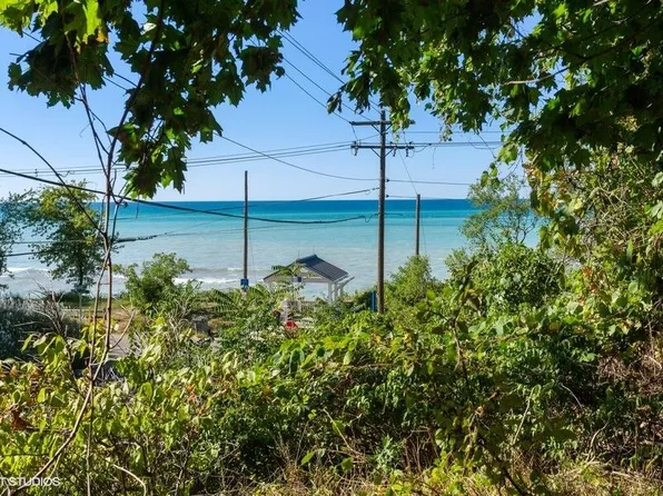 3901 Lake Shore Dr, New Buffalo, MI 49117