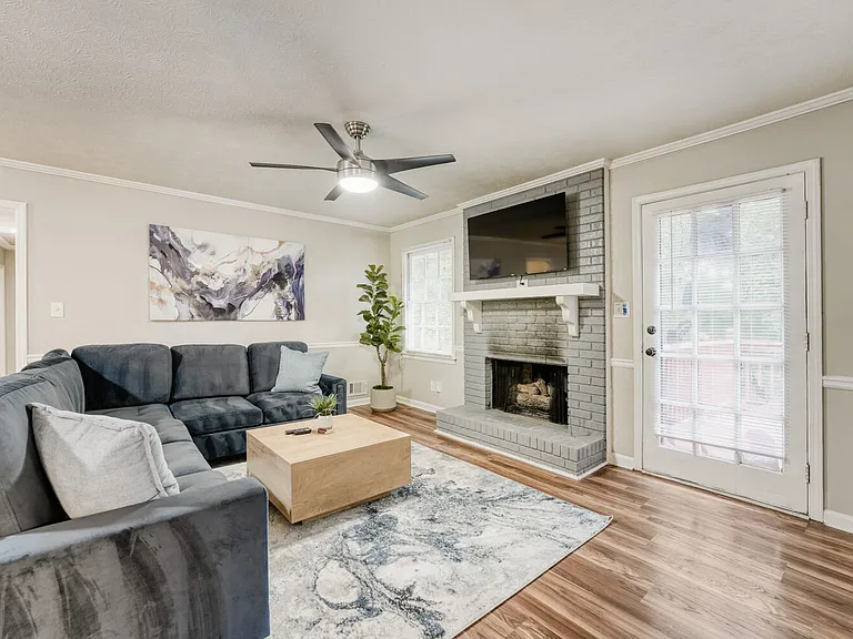 5767 Lanny Ln — Photo 12