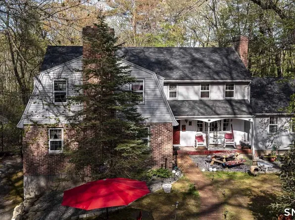 30 Parkwood Dr, Windsor, CT 06095