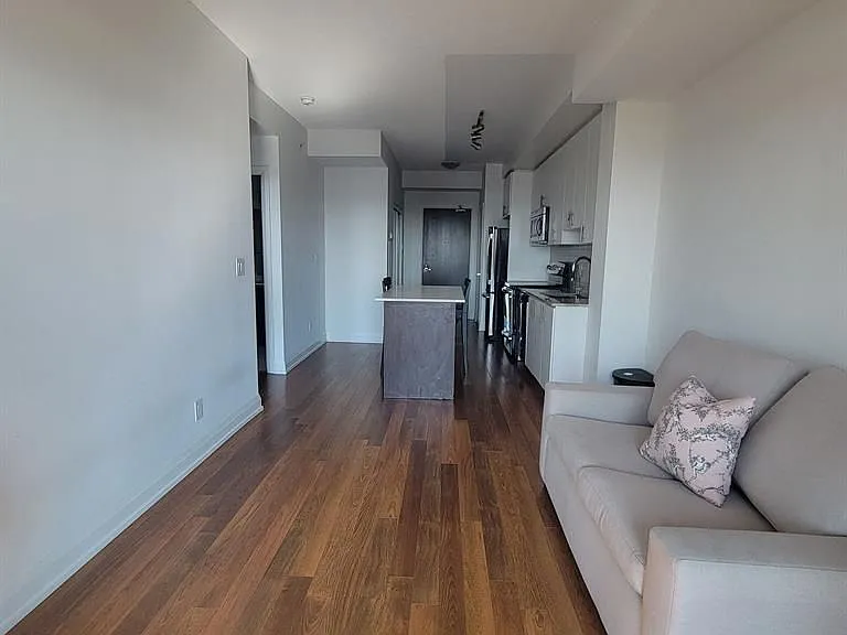 7161 Yonge St #829 — Photo 4