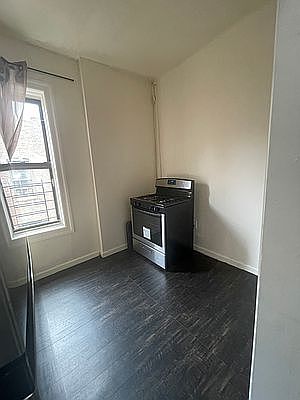 2nd image of 732 E 21st St APT 4D