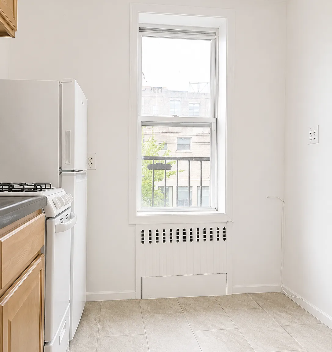 22-77 Steinway Street — Photo 2