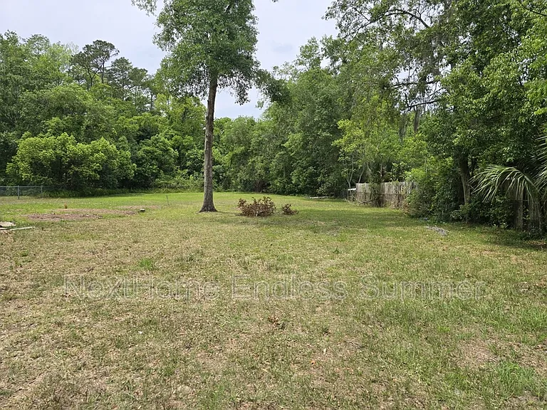 2524 Forest Blvd — Photo 2