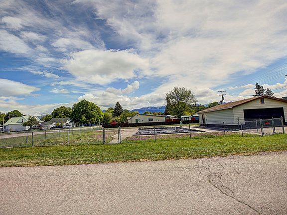 4th image of 602 6th Ave E