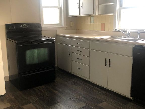 4th image of 2707 Walnut St APT 2