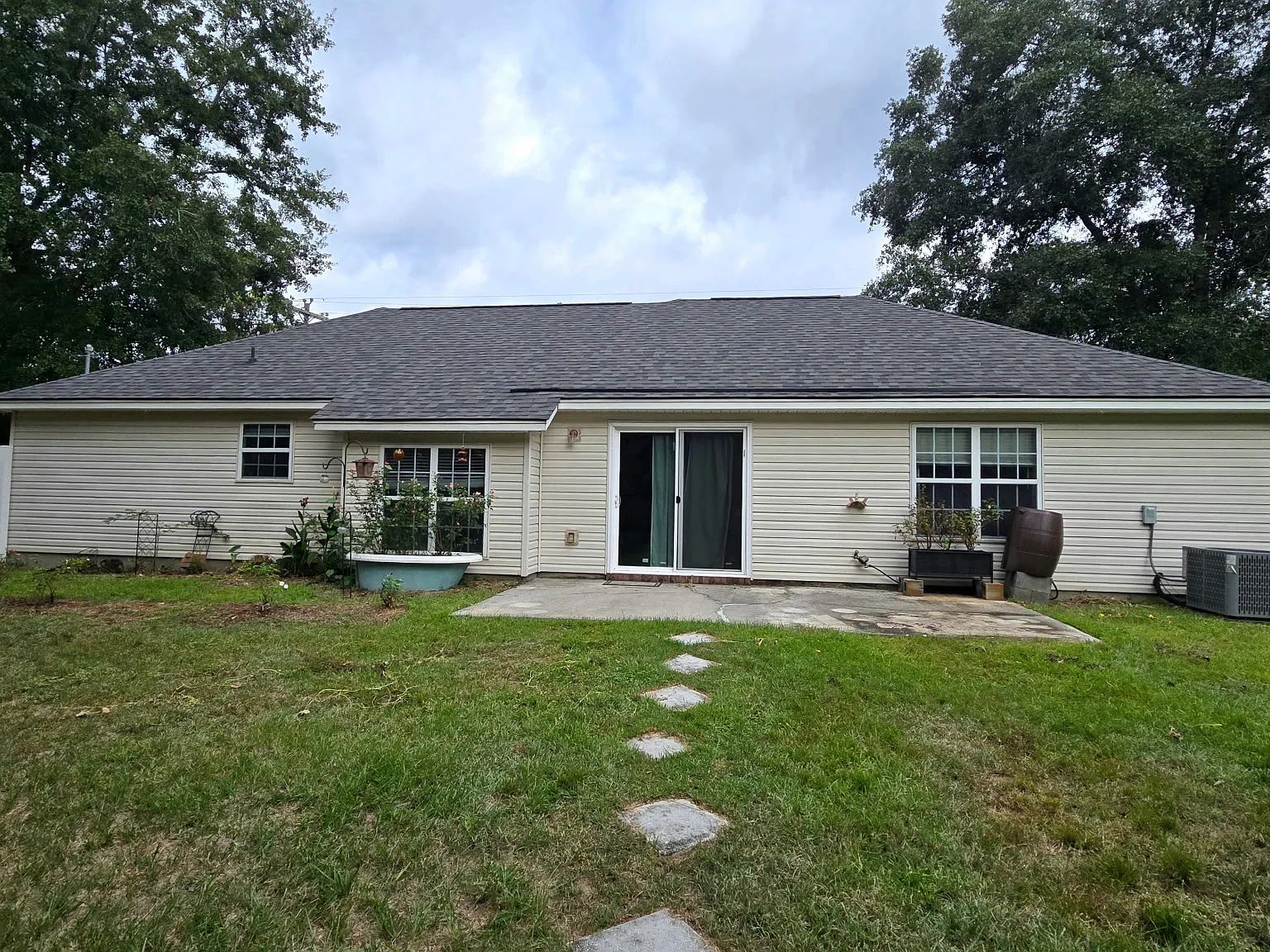 3 bed, 1263 sqft, $1,850 — Photo 2