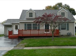 52 Briarwood Dr, West Seneca, NY 14224