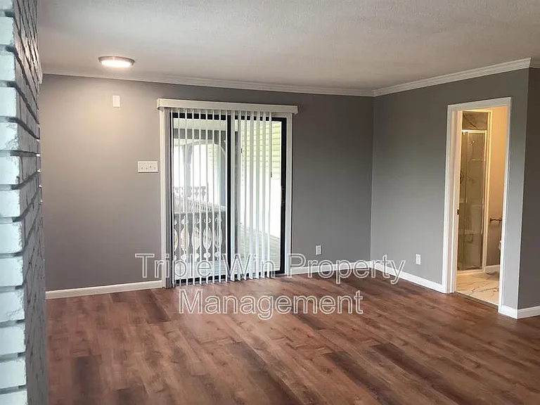 563 Apex Dr — Photo 8