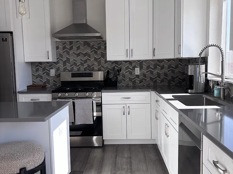 256 Clementina St #256 — Photo 9