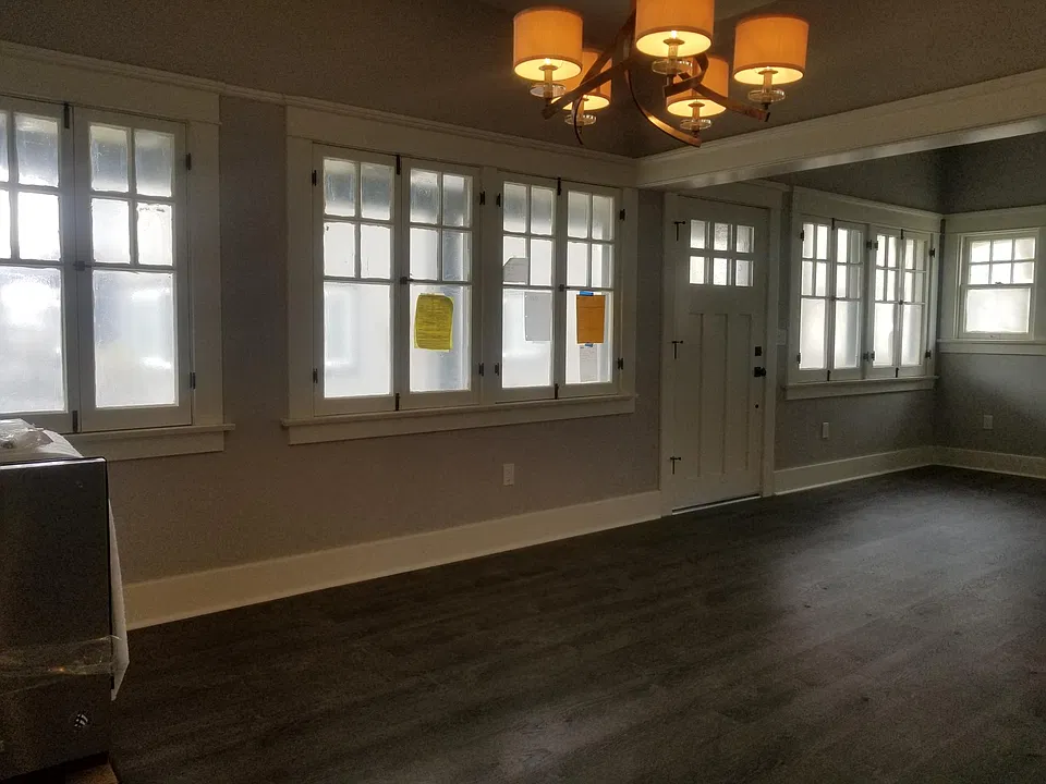 Front Entrance into Family Room
