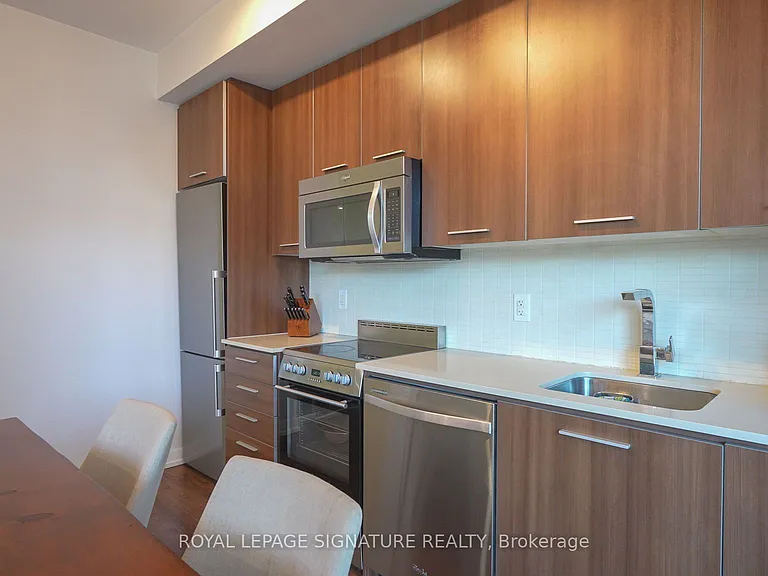 105 George St #1214 — Photo 2