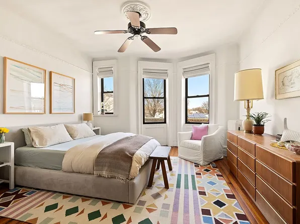 446 15th St APT 4L, Brooklyn, NY 11215