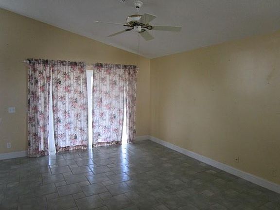 4th image of 3072 Bayberry Way