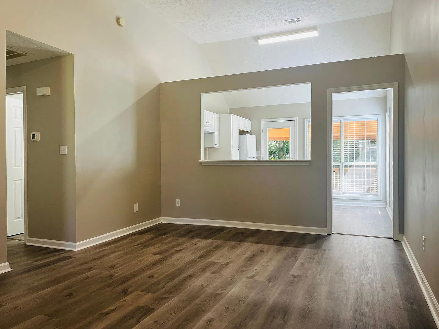 WOW! Newly renovated 2 bedroom, 2 bathroom property, minutes from Downtown Lagrange! Must See — Photo 4