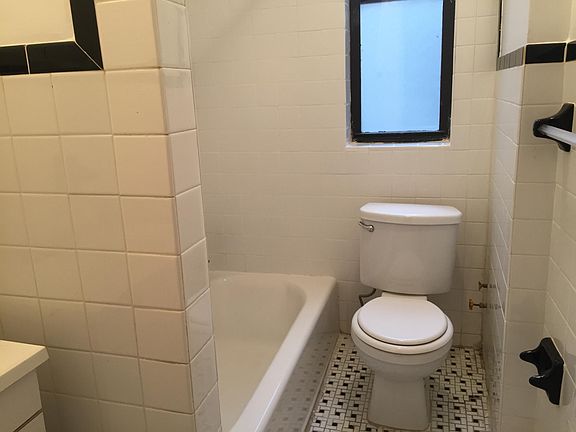 3rd image of 8925 102nd St