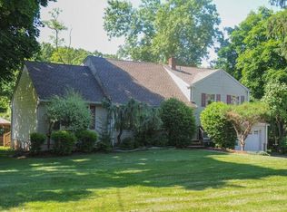 137 Overbrook Rd, Piscataway, NJ 08854