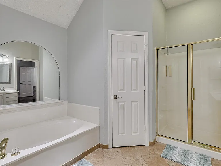 1717 Parkwood Dr — Photo 18