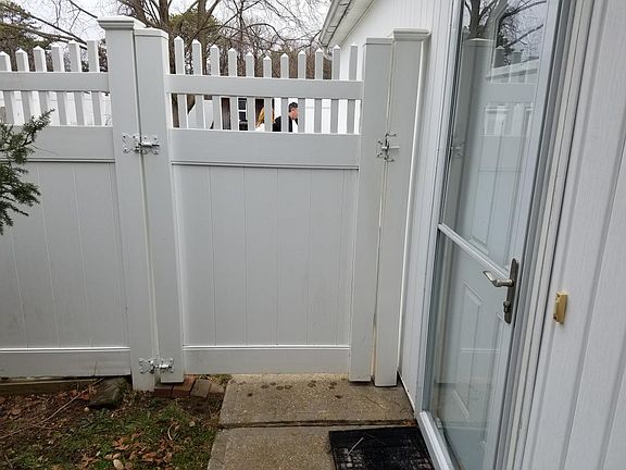 4th image of 24 Shamrock Ln